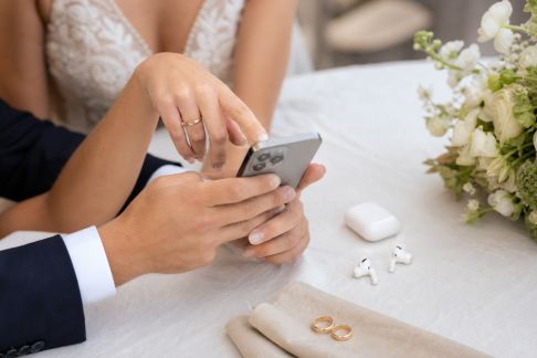Mariages connectés : astuces pour utiliser la technologie avec élégance