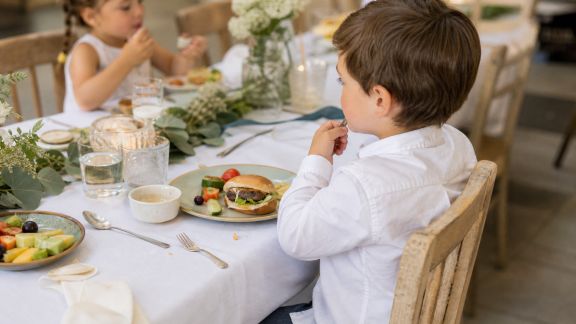 Enfants au mariage : proposer un menu adapté et savoureux