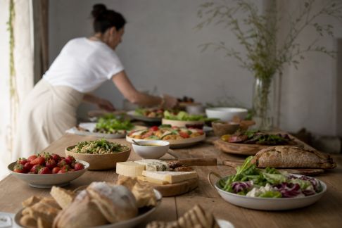 Traiteurs locaux : pourquoi privilégier les circuits courts pour son menu