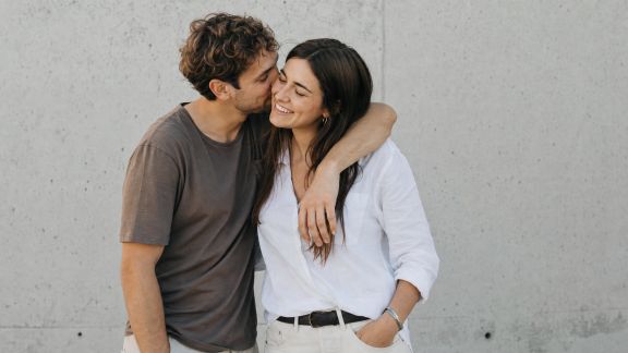 Photos de couple : idées pour des poses spontanées et élégantes
